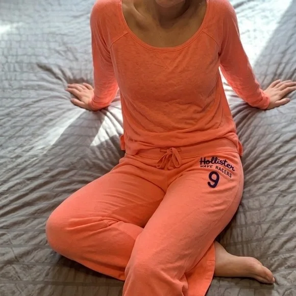 Hollister Coral-Peach Long Sleeve Lounge Top & Drawstring Pants - Picture 1 of 2